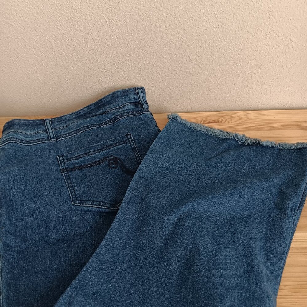 Women With Control Petite Wonder Denim Kick Flare Jeans ,midwash Sz 26WP a599465 - Picture 4 of 5
